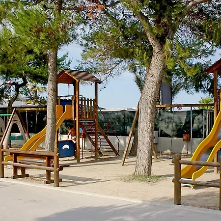 Prázdninový areál Don Antonio Glamping Village 3*