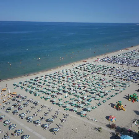 Prázdninový areál Don Antonio Glamping Village 3*