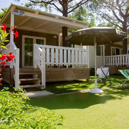 Prázdninový areál Don Antonio Glamping Village 3*