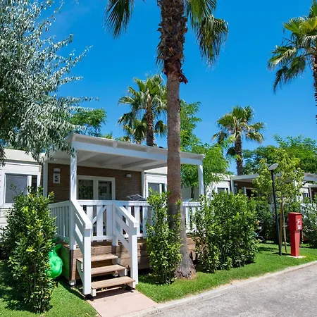 Prázdninový areál Don Antonio Glamping Village 3*