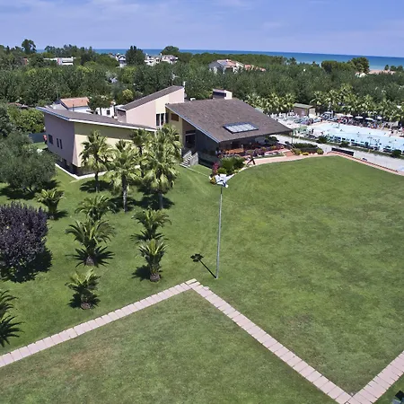 פארק נופש Don Antonio Glamping Village 3*